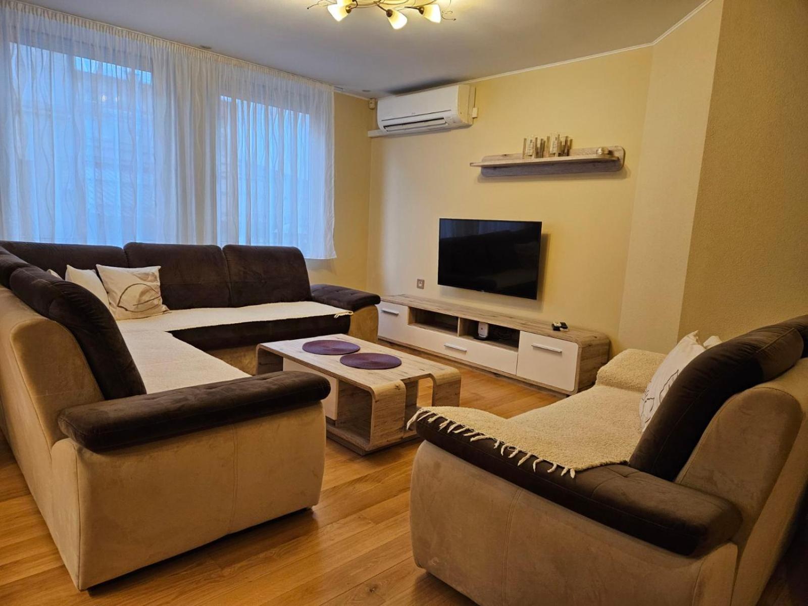 Apartman Centar Bulevar Ex Sa Garazom Баня-Лука Экстерьер фото